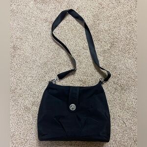 black Baggallini Helsinki Crossbody Hobo bag